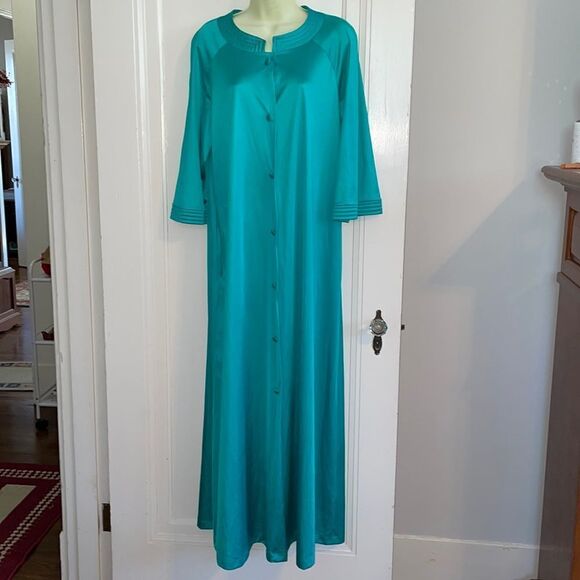 Vtg 70s/80s Montgomery Ward green robe with 3/4 sleeves - Picture 1 of 6